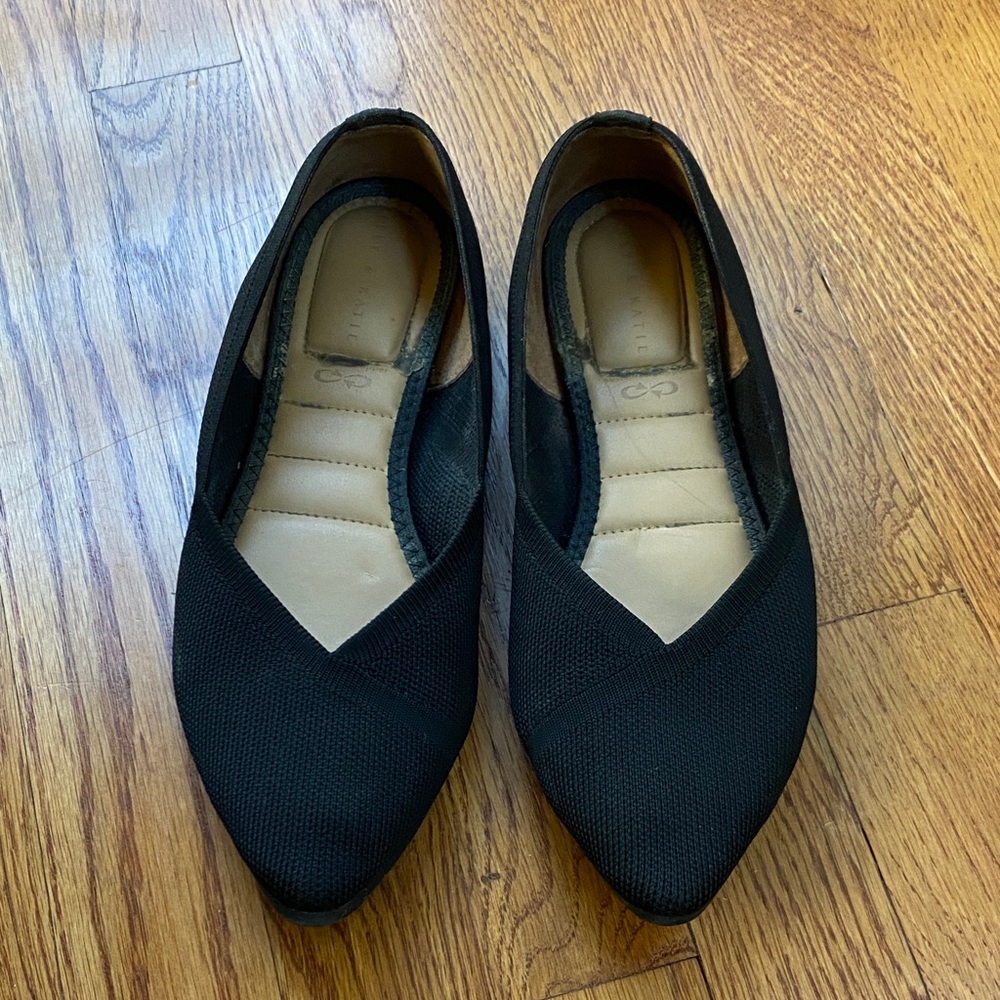 Kelly & Katie Black Pointed Toe Flats